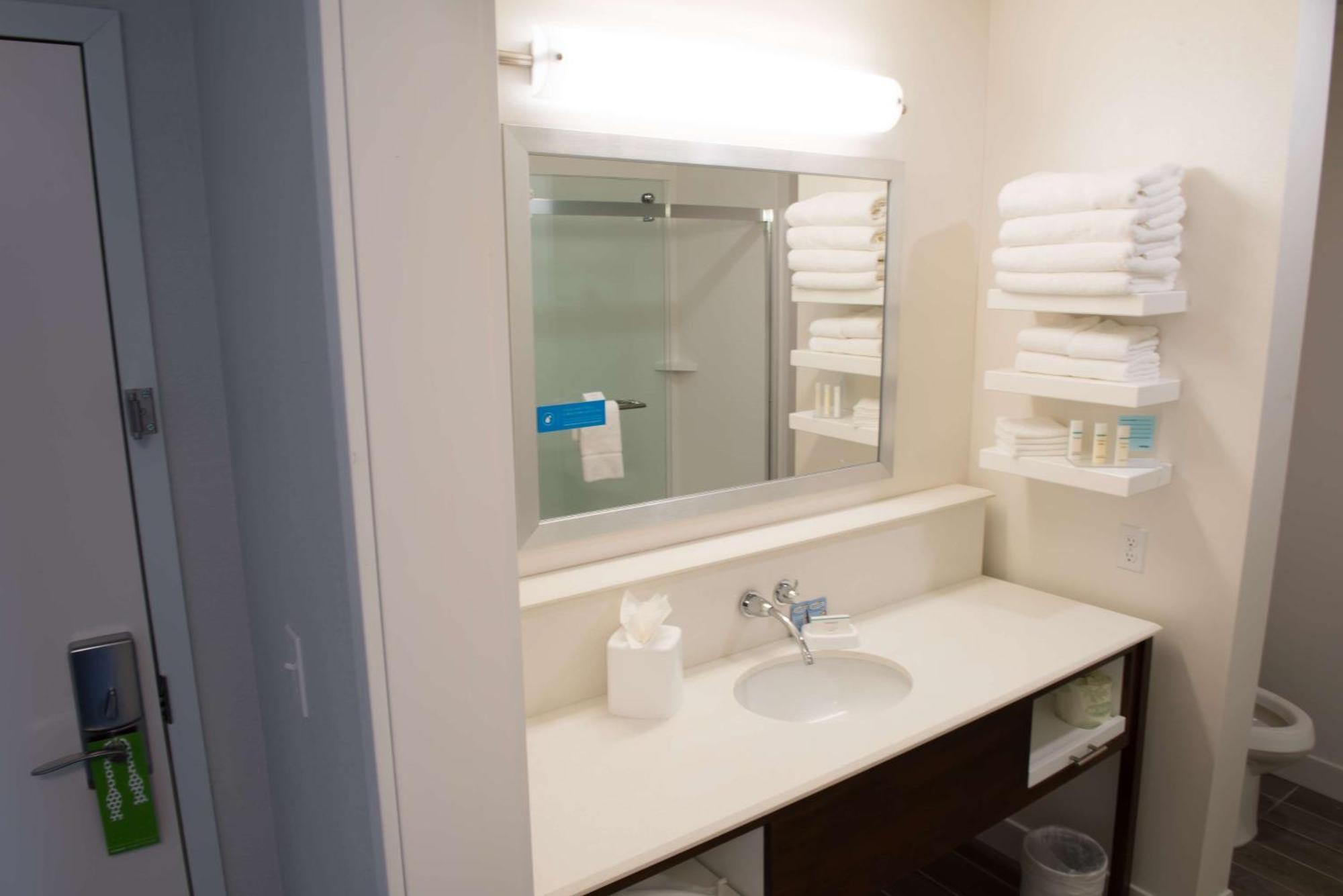 Hampton Inn & Suites Бей-Сити Экстерьер фото