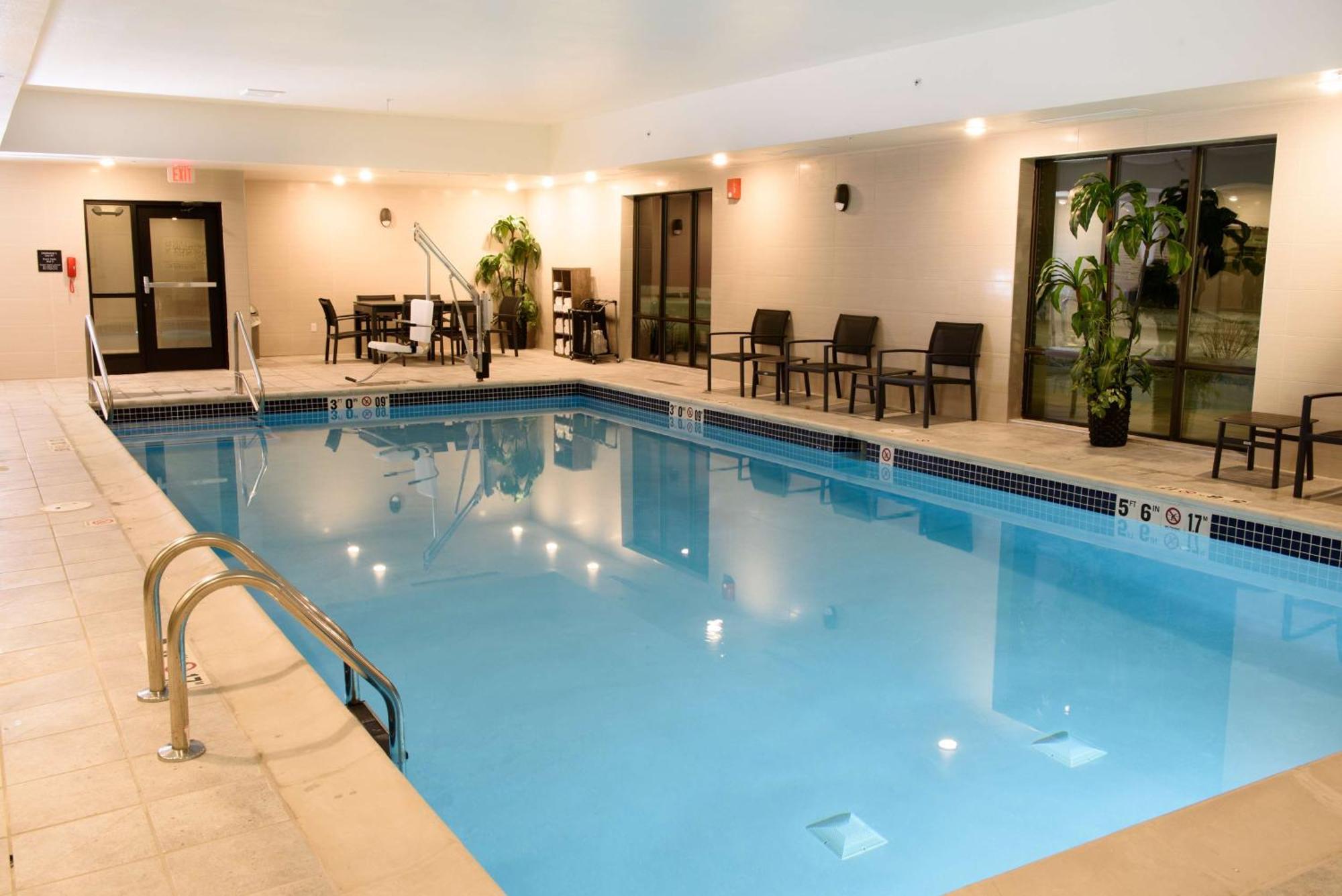 Hampton Inn & Suites Бей-Сити Экстерьер фото